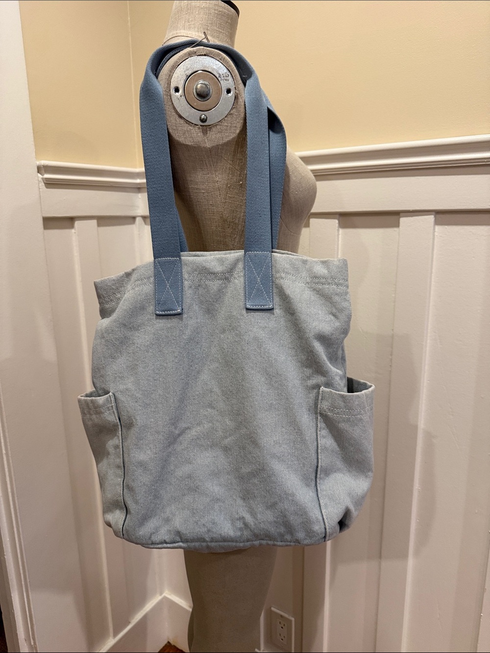New Universal Threads denim campus tote